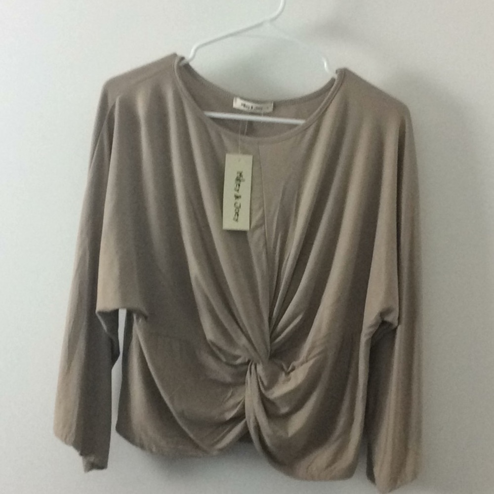 NEW Mikey & Joey Women’s Top Size Large